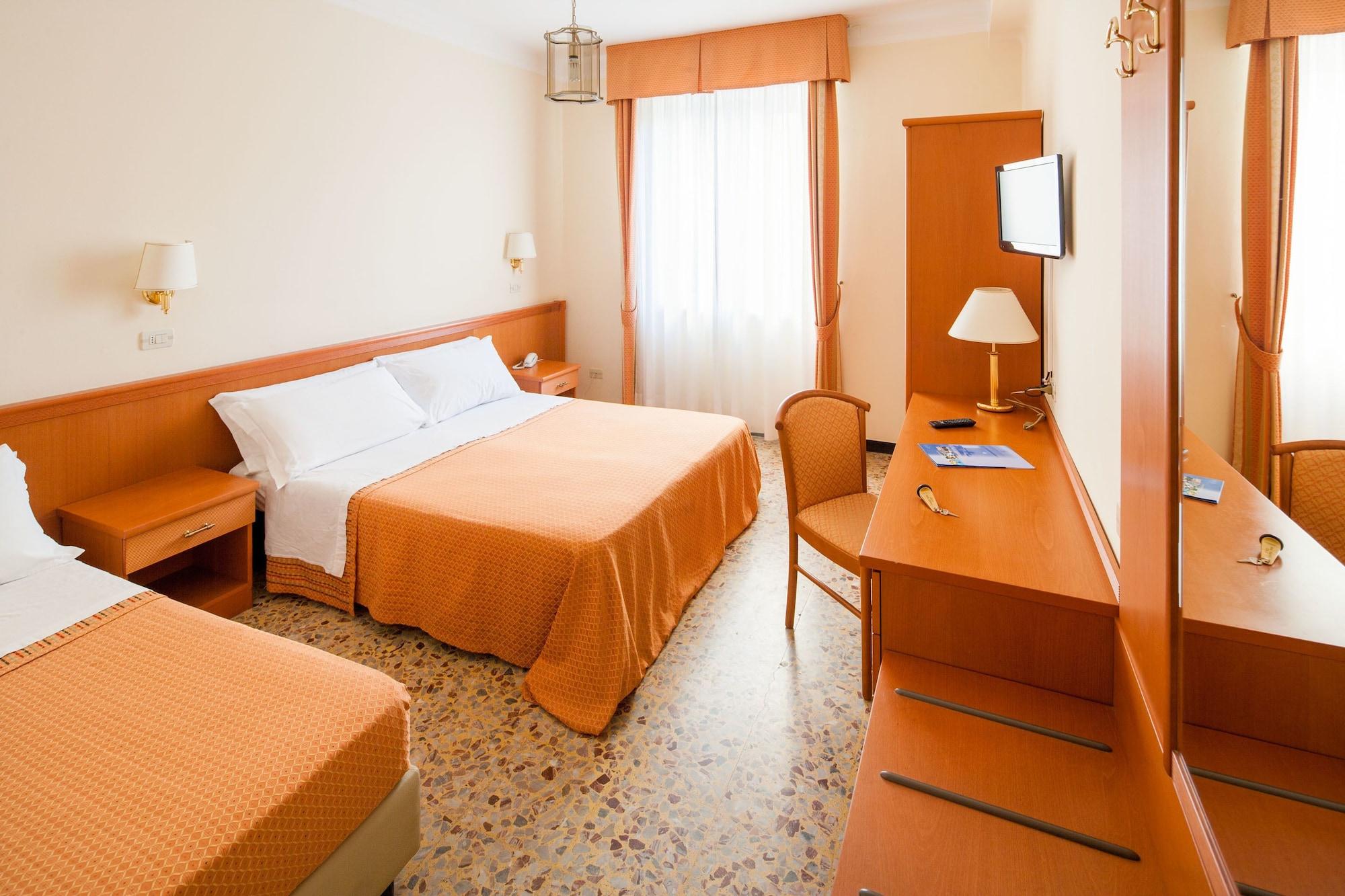 Hotel Curtis Centrale Alassio Exterior foto