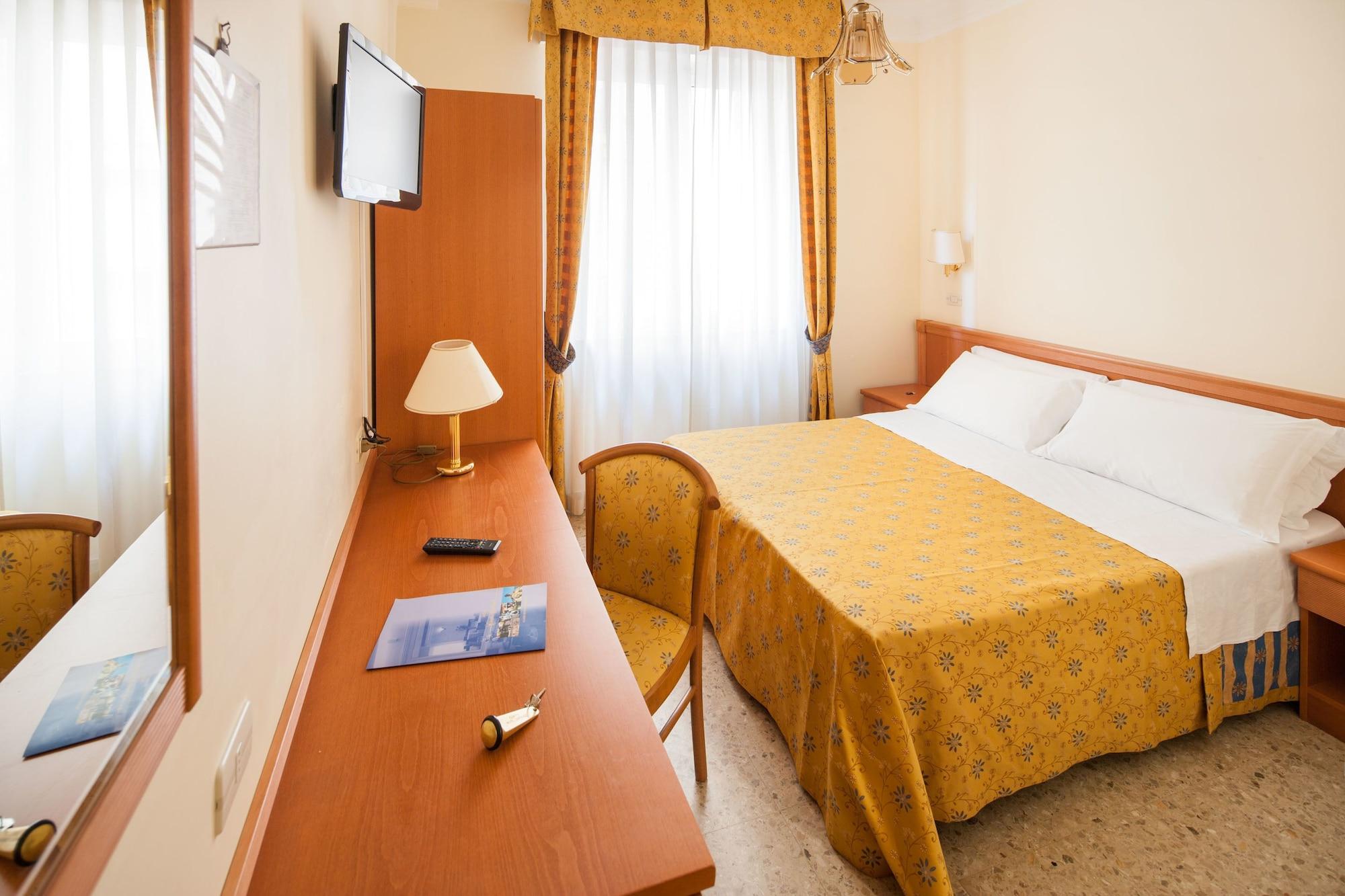 Hotel Curtis Centrale Alassio Exterior foto