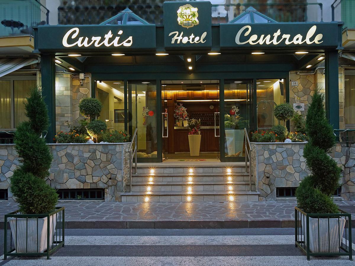 Hotel Curtis Centrale Alassio Exterior foto